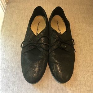 American Eagle Oxford Style Flats